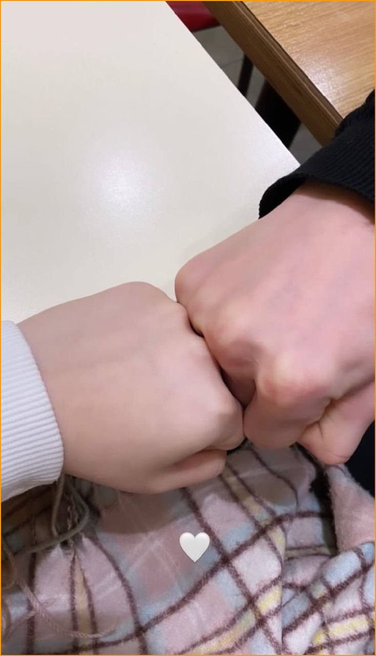 couple-hand-pic-real_0