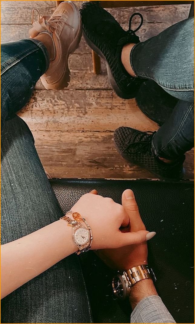 couple-hand-pic-real_2