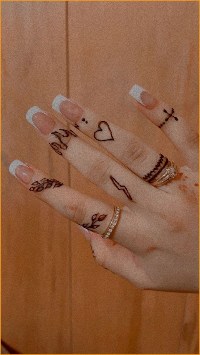 front-hand-simple-mehndi-design_4