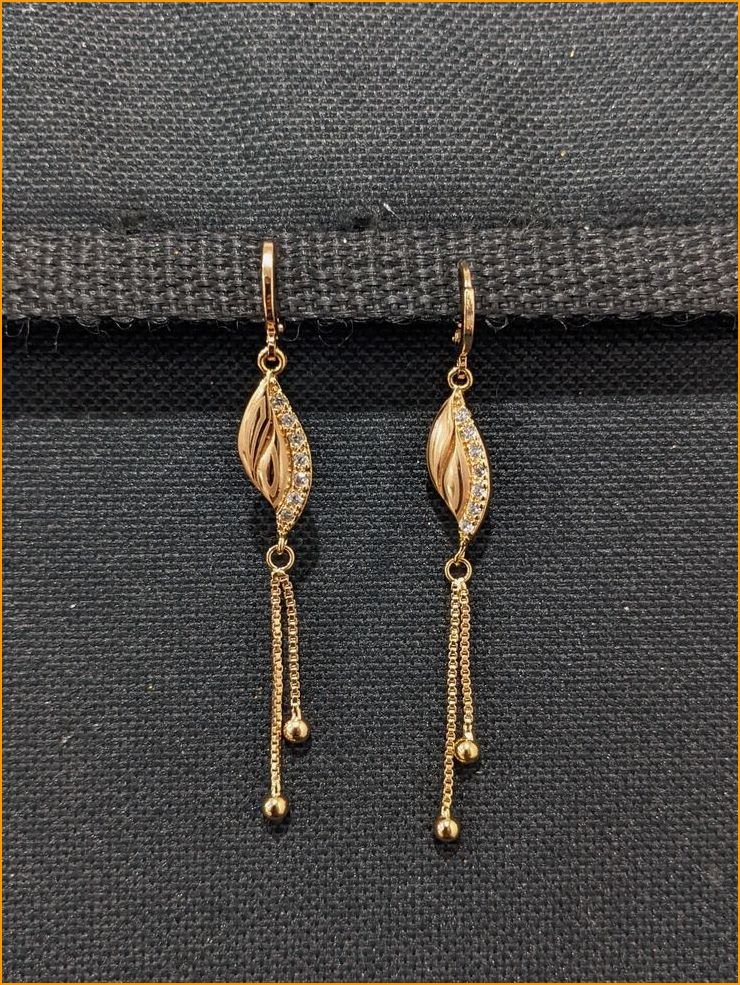 gold-earrings-designs-for-womens_9