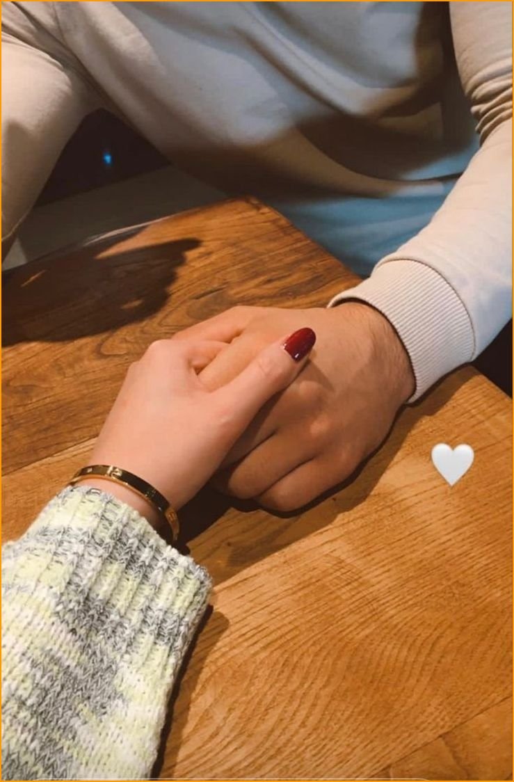 hand-couple-pics_6