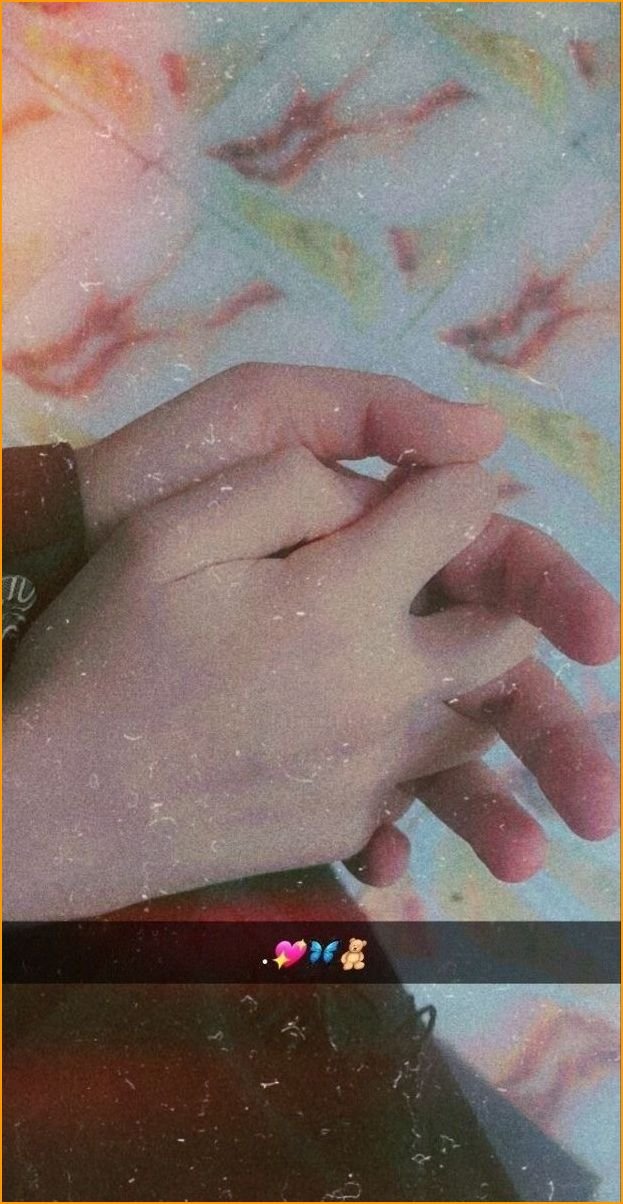 hand-couple-pics_9