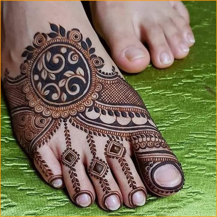 mehndi-design-simple-for-feet_4