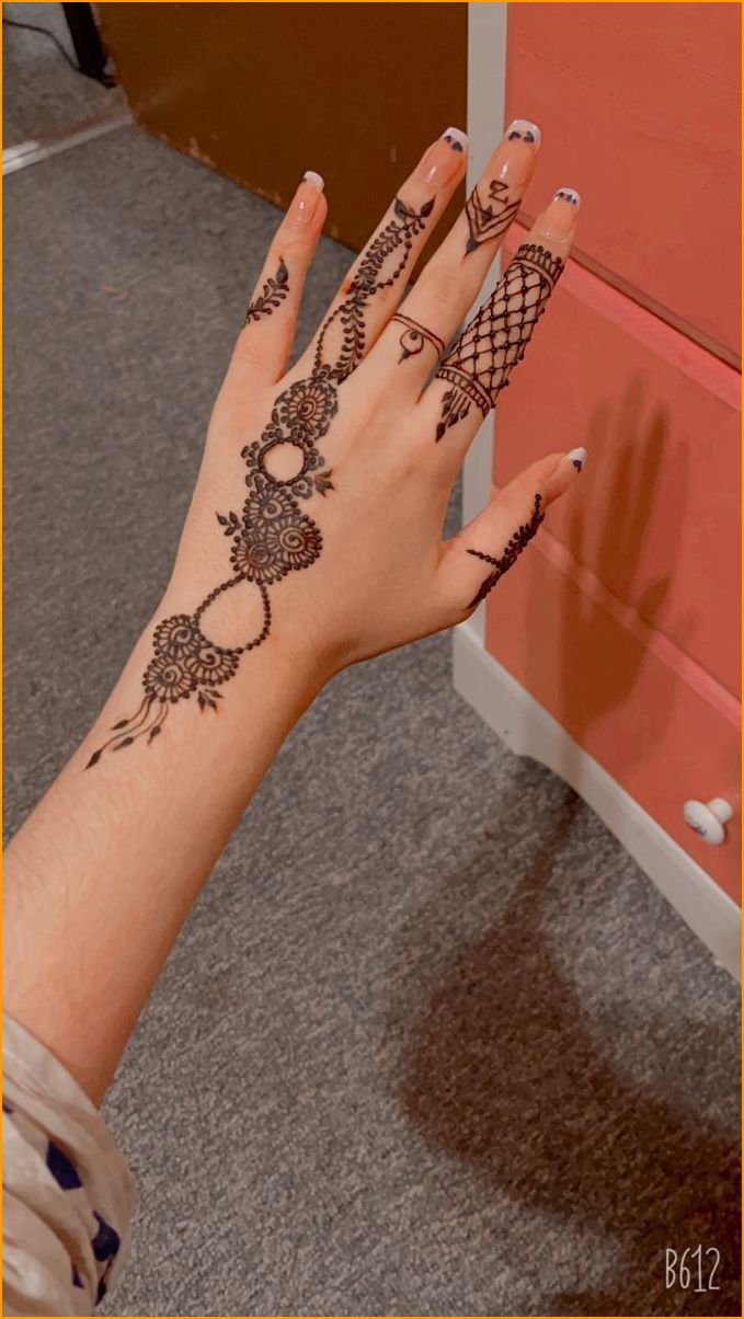 simple-mehndi-design-photo_0